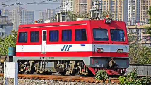 初中生可以學內燃機車運用與檢修專業(yè)嗎？