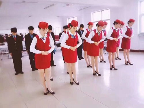 女生報石家莊東華鐵路學校學什么好？