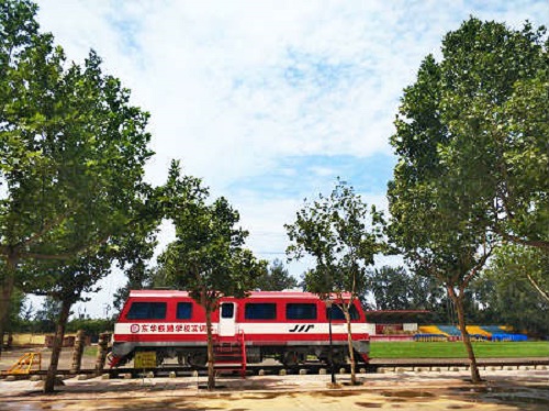 石家莊東華鐵路學(xué)校報名時間